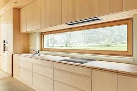 Janela basculante vertical comprida