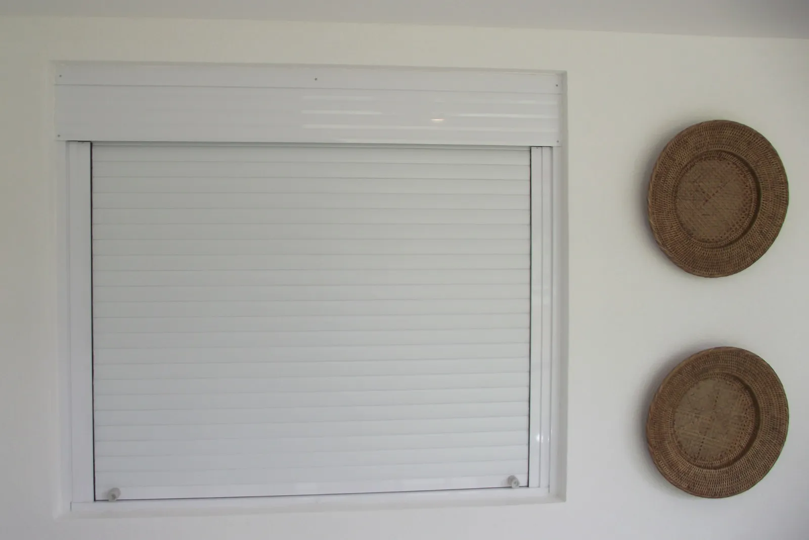 Janela com persiana integrada manual