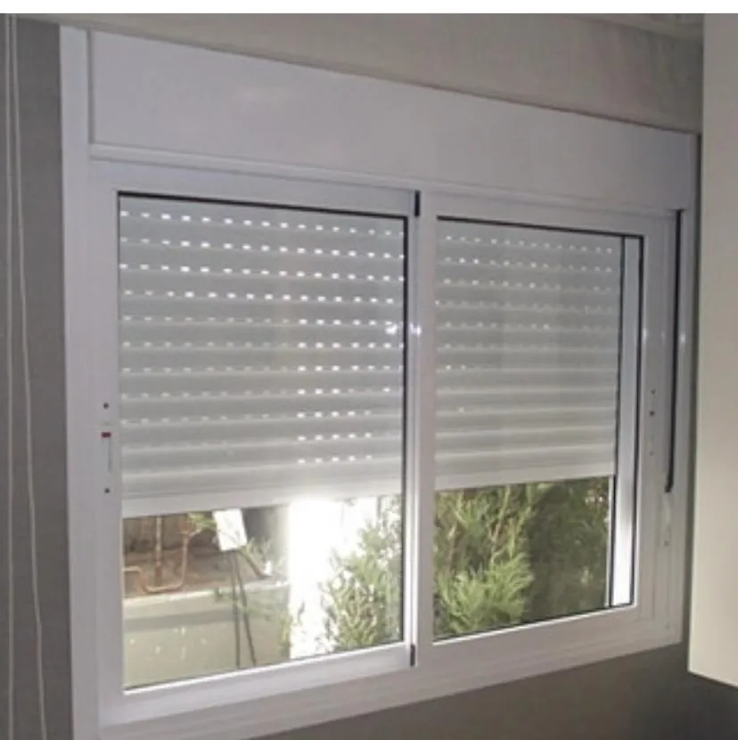 Persiana embutida na janela em São Paulo